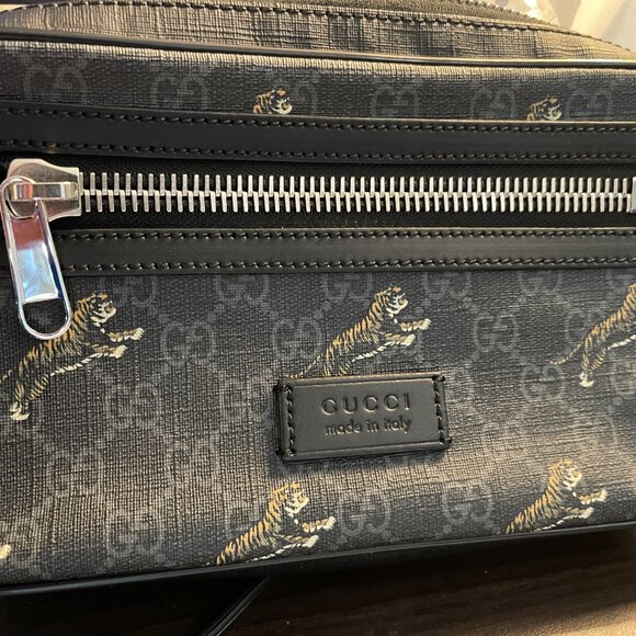 GUCCI SOFT ZIP BELT BAG PRINTED TIGER GG CANVAS SMALL BAG - WITH COA - Picture 1 of 6